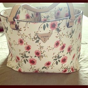 GUESS Floral purse